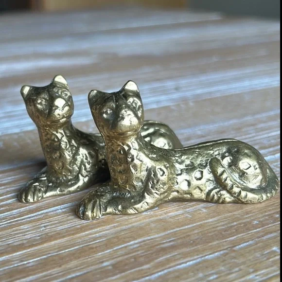 Vintage Solid Brass Leopard Place Card Holders - Picture 8 of 12